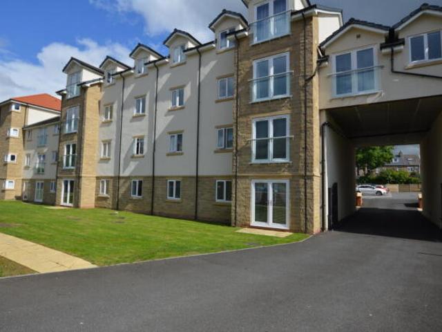 Modern 2 Double Bedroom, 2 Bathroom Apartment with Parking – Park View