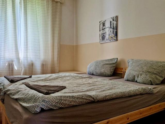 Modern 2 Room Apartment 35 m² – Very Quiet, Fully Furnished, No Deposit, Including Cleaning Service & City Registration, Mulheim an der Ruhr Amsterdam Apartments for Rent
