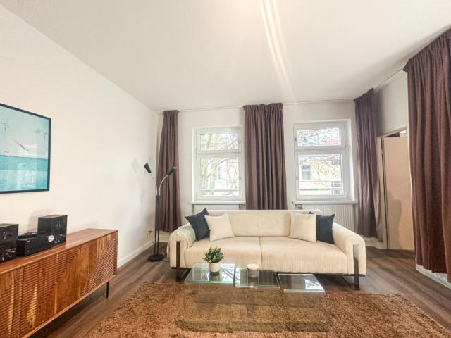 Modern 2 Room Apartment with Fitted Kitchen in Berlin Pankow