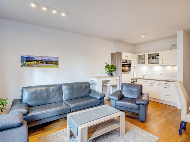 Modern 2 room apartment with loggia for rent