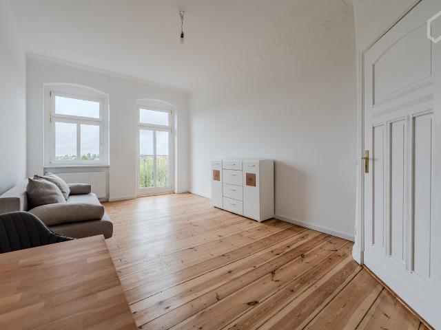 Modern 2 Room Apartment in Central Prenzlauer Berg – Sleeps 4, Berlin Amsterdam Apartments for Rent