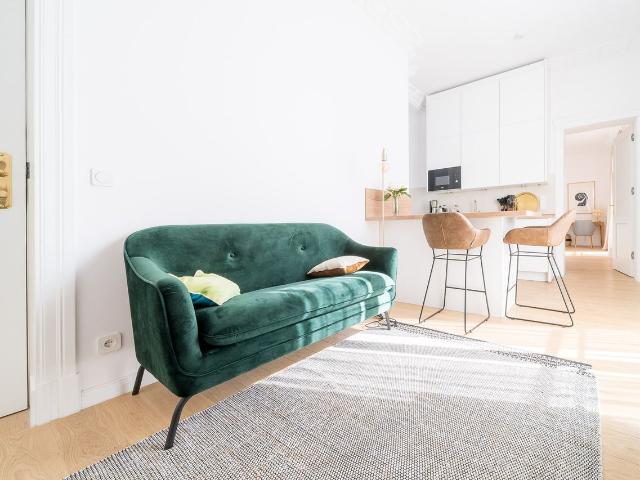 Modern 2 Room Apartment in Kreuzberg Berlin directly at the River Spree, Berlin Amsterdam Apartments for Rent