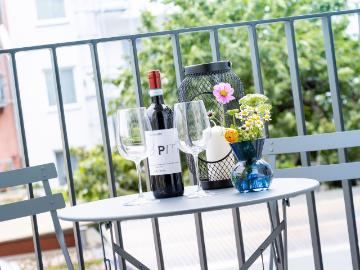 Modern 2 room flat with comfort and style, Koln Amsterdam Apartments for Rent