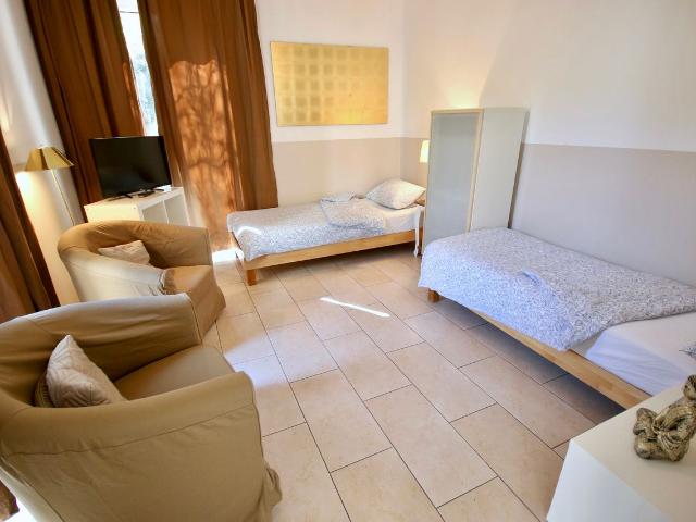 Modern 2 Room Garden Apartment 35 m² – Fully Furnished, No Deposit, Including Cleaning Service & City Registration, Essen Amsterdam Apartments for Rent