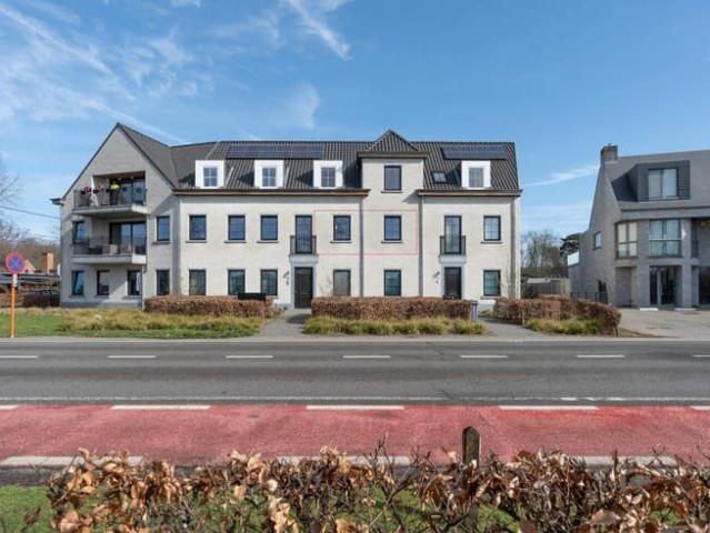 Modern 2 slaapkamer appartement met terras en staanplaats
