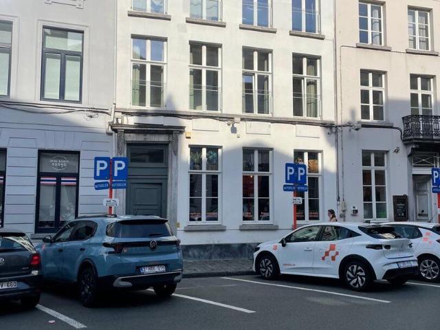Modern 2 slaapkamer appartement met terras in centrum Gent