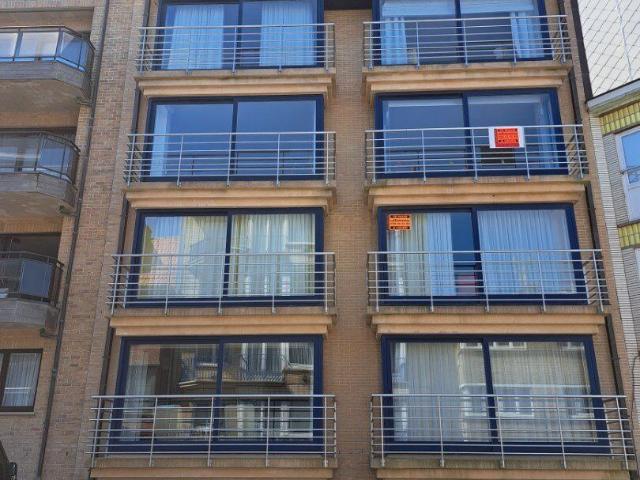 MODERN 2 SLAAPKAMERAPPARTEMENT MET ZIJDELINGS ZEEZICHT