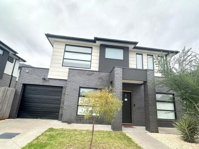 Modern 2 Storey Townhouse Built 2022, Move In Ready! INSPECTION BY APPOINTMENT