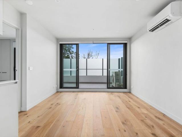 Modern 2B1B1CP Apartment Living in a Convenient Bentleigh within McKinnon Secondary College