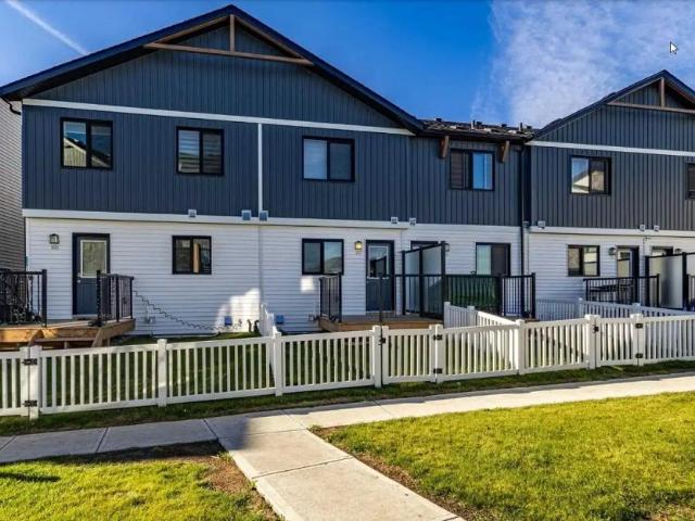 Modern 2Bed 2Full Bath Townhouse for Rent in Secord Promenade, West Edmonton — 2 Bedrooms Townhouse