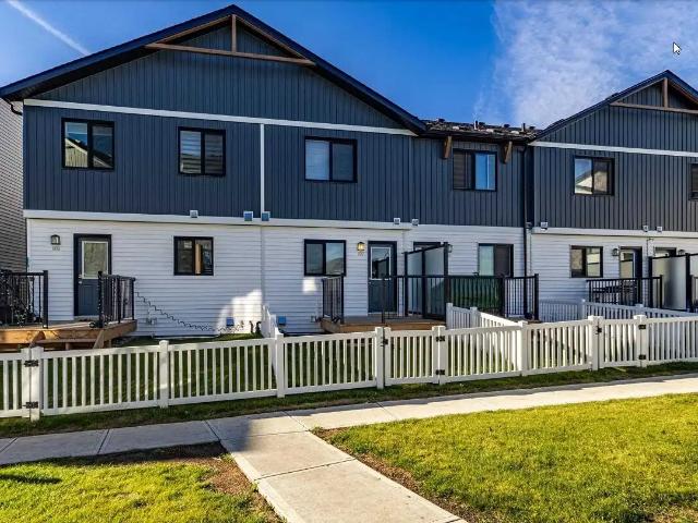 Modern 2Bed 2Full Bath Townhouse for Rent in Secord Promenade, West Edmonton