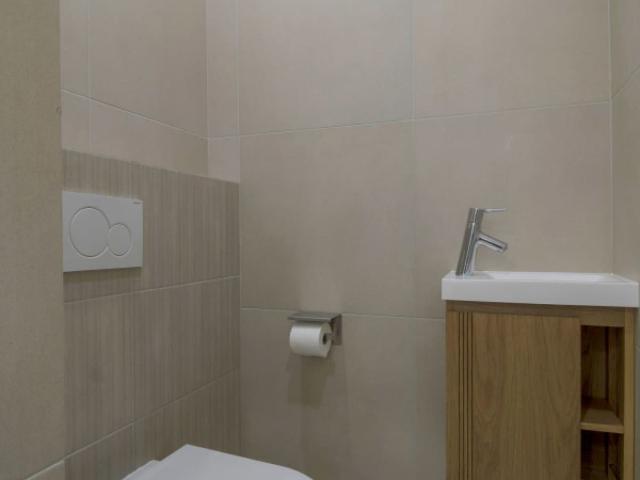 Modern 2BR Apartment with Terrace near Arc de Triomphe, Paris Amsterdam Apartments for Rent