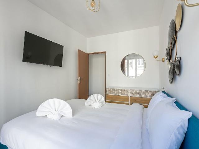 Modern 2BR Apartment near Place d'Italie, Paris Amsterdam Apartments for Rent