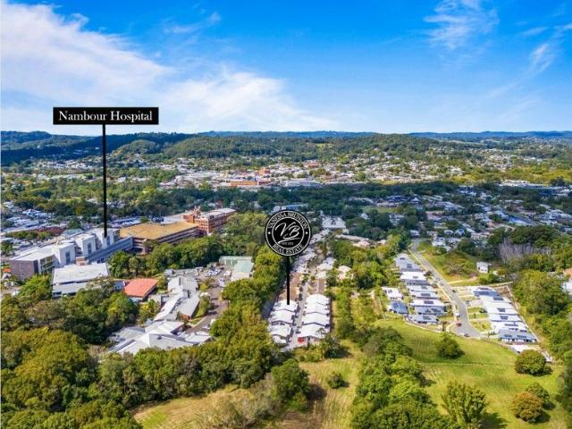 Modern 2BR Unit with Study & Courtyard, Nambour.