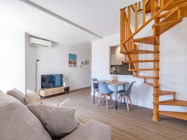 Modern 2BR with Terrace: Near Plaza de Castilla & Business District, Madrid Amsterdam Apartments for Rent