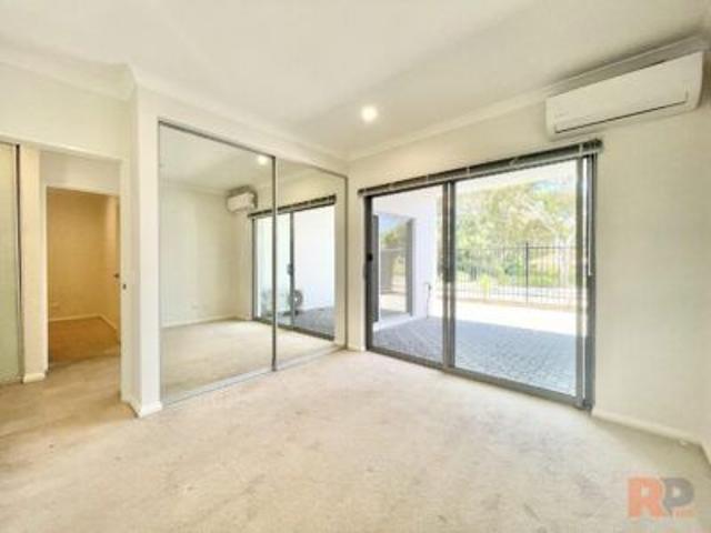 Modern 2x2 Apartment with Contemporary Finishes