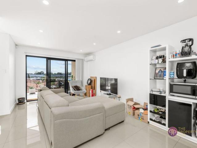 Modern 2x2 Apartment prime location!