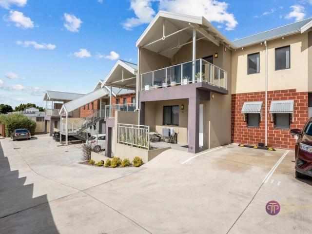 Modern 2x2 Apartment prime location!