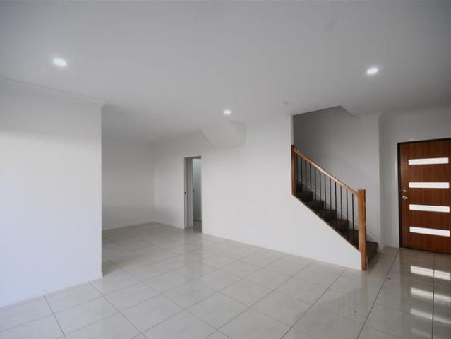 Modern 3/2/3 Townhouse in the Heart of Richlands
