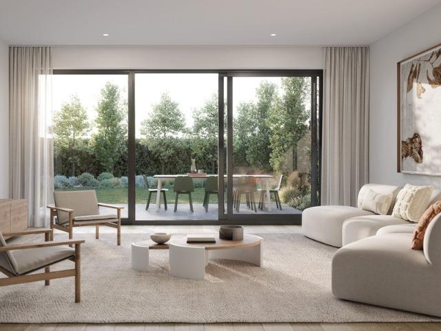Modern 4 & 5 Bedroom Homes Near Top School & Train Stations