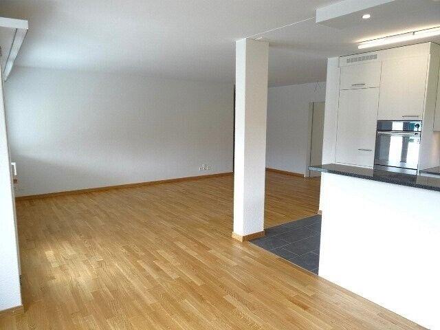 Modern 4.5 room apartment of 95 m² on the 2nd floor with large balcony