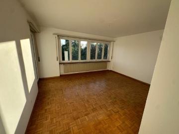 Modern 4.5 room apartment with balcony – Sunny, quiet and ready to move in immediately