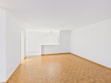 Modern 4.5 room apartment with large balcony, ideal for families in Kirchdorf AG