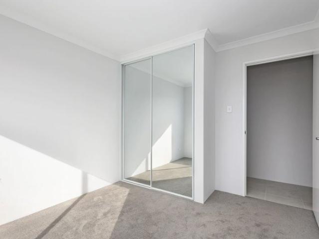 Modern 4 Bed, 2 Bath Home with Double Garage in Alkimos