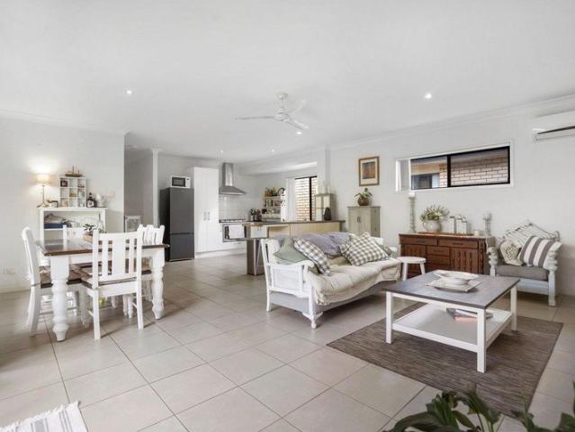 Modern 4 Bed Coomera Home, Two Ways to Win