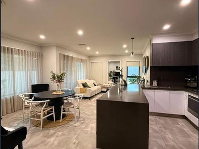 Modern 4 Bed Family Home Churchlands SHS Catchment, Walk to Karrinyup Shops