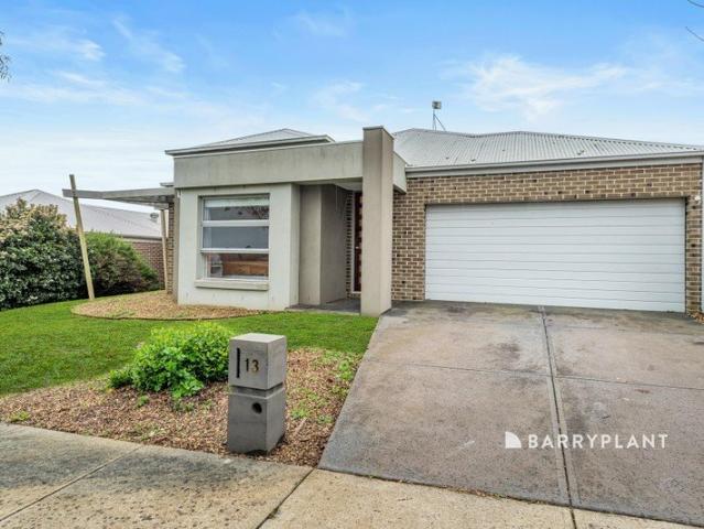 Modern 4 bed in the Waterford Estate