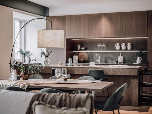 Modern 4 Bedroom Apartment with Ducted Air Conditioning on Francisco Silvela Street, Madrid Amsterdam Apartments for Rent