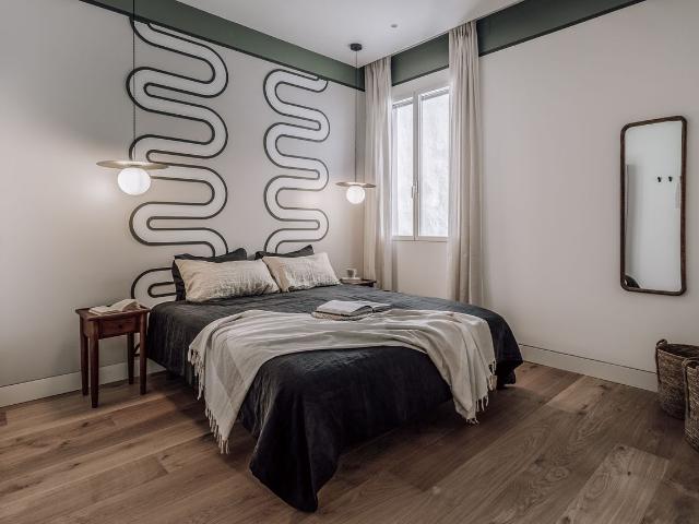 Modern 4 Bedroom Apartment with Ducted Air Conditioning on Francisco Silvela Street, Madrid Amsterdam Apartments for Rent