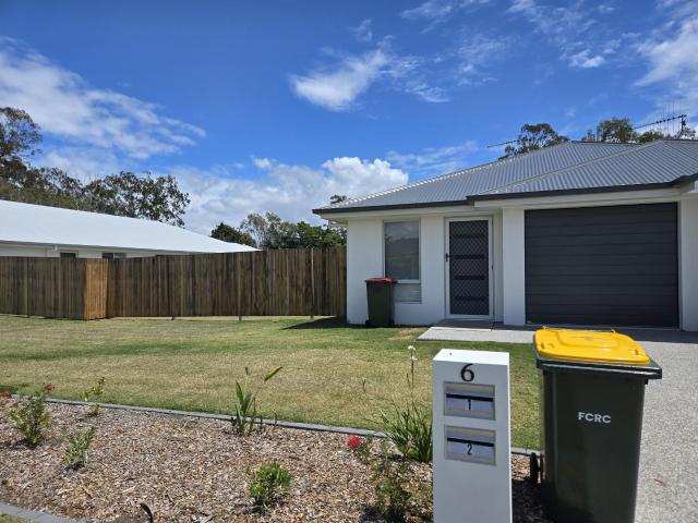 Modern 4 Bedroom Duplex, Coastal Living at its best!