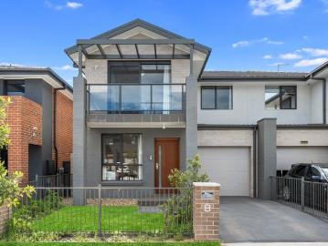 Modern 4 Bedroom Duplex in Superb Location