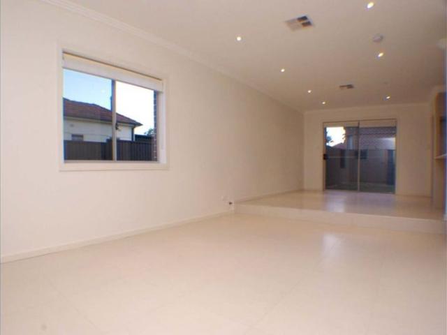 Modern 4 Bedroom Duplex Style Townhouse