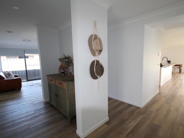 Modern 4 bedroom FULLY FURNISHED