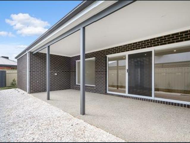 Modern 4 Bedroom Family Home in a Peaceful Location
