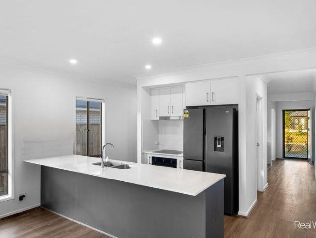 Modern 4 Bedroom Family Home in Gleneagle