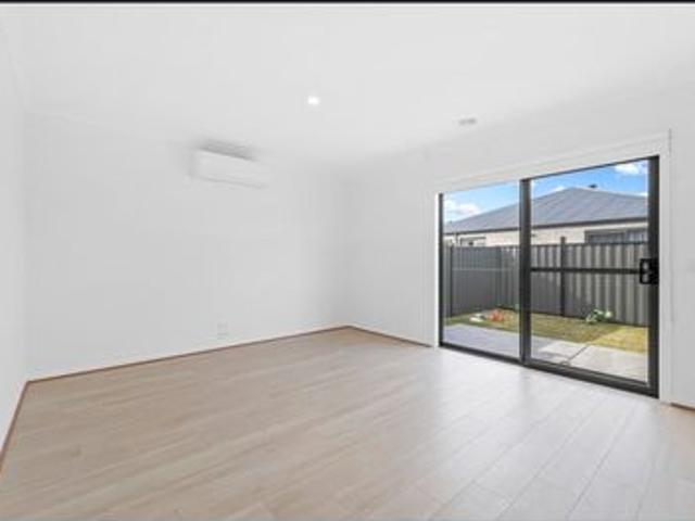 Modern 4 Bedroom Family Home in Kalkallo