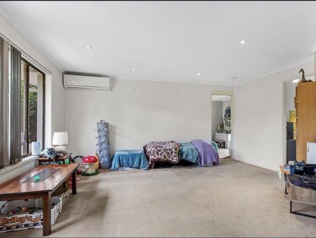Modern 4 Bedroom Family Home in Peaceful Cul de Sac Location