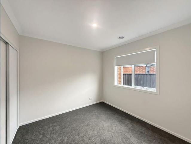 Modern 4 Bedroom Family Home in Popular Leneva Estate