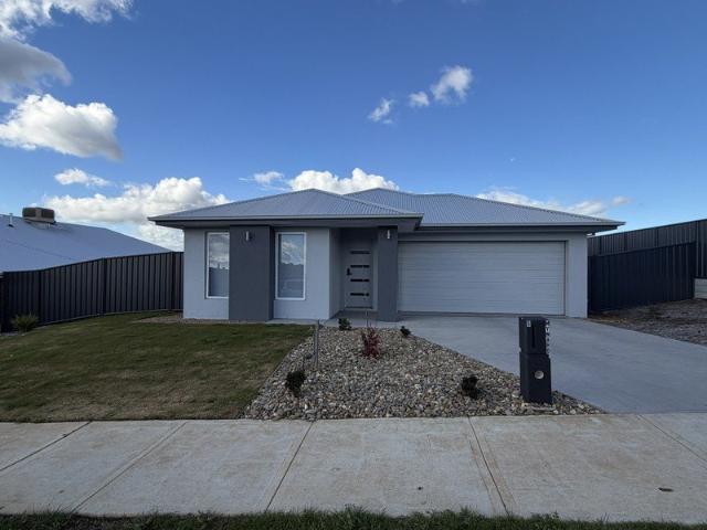 Modern 4 Bedroom Family Home in Popular Leneva Estate