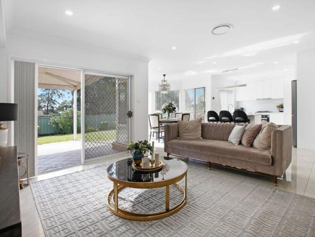 Modern 4 Bedroom Family Home in Prime Abbotsbury Location