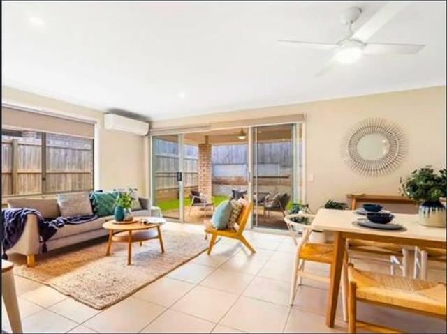 Modern 4 Bedroom Family Home in Prime Bellbird Park Location