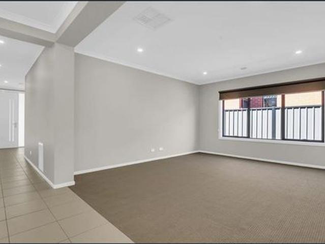 Modern 4 Bedroom Family Home in Prime Location