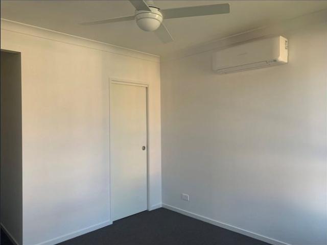 Modern 4 Bedroom Family Home – Lawn Maintenance Included