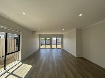 Modern 4 Bedroom Family Home | Solar Power + EV Charger | Quiet Benalla Estate