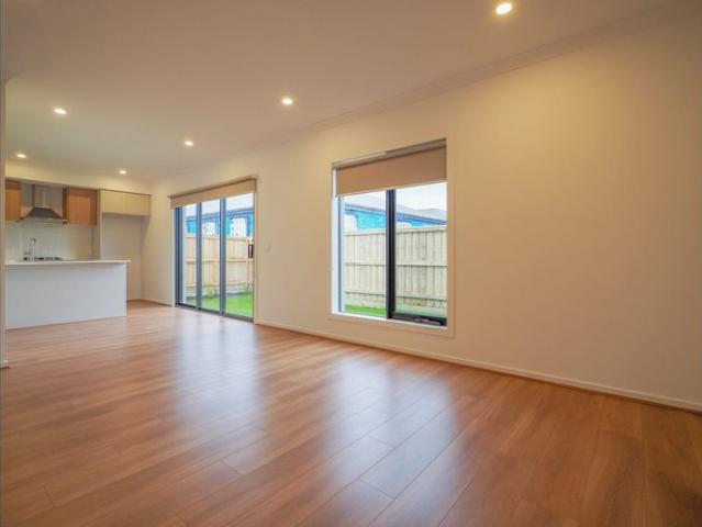 Modern 4 Bedroom Family Home with Double Garage