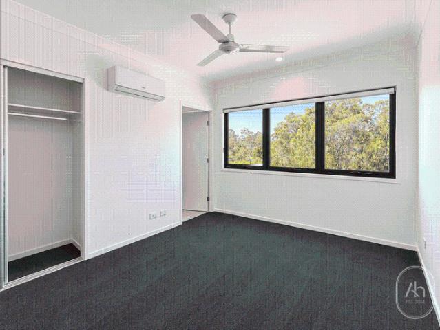 Modern 4 Bedroom Family Home with Double Garage in Pallara